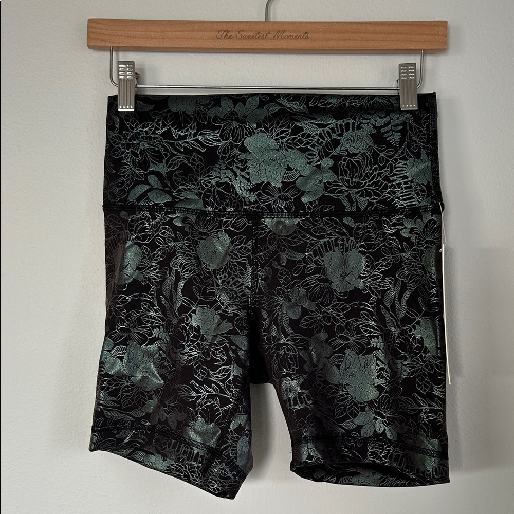 Lululemon High-Waist Floral Active Shorts - Black & Sage